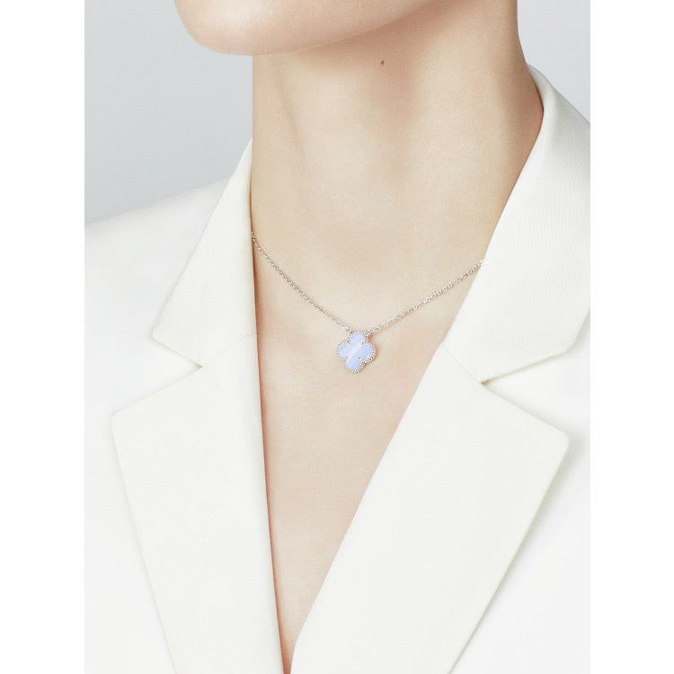 ¡®Lumi¡¯CLOVER 15MM BLUE CHALCEDONY NECKLACE SILVER