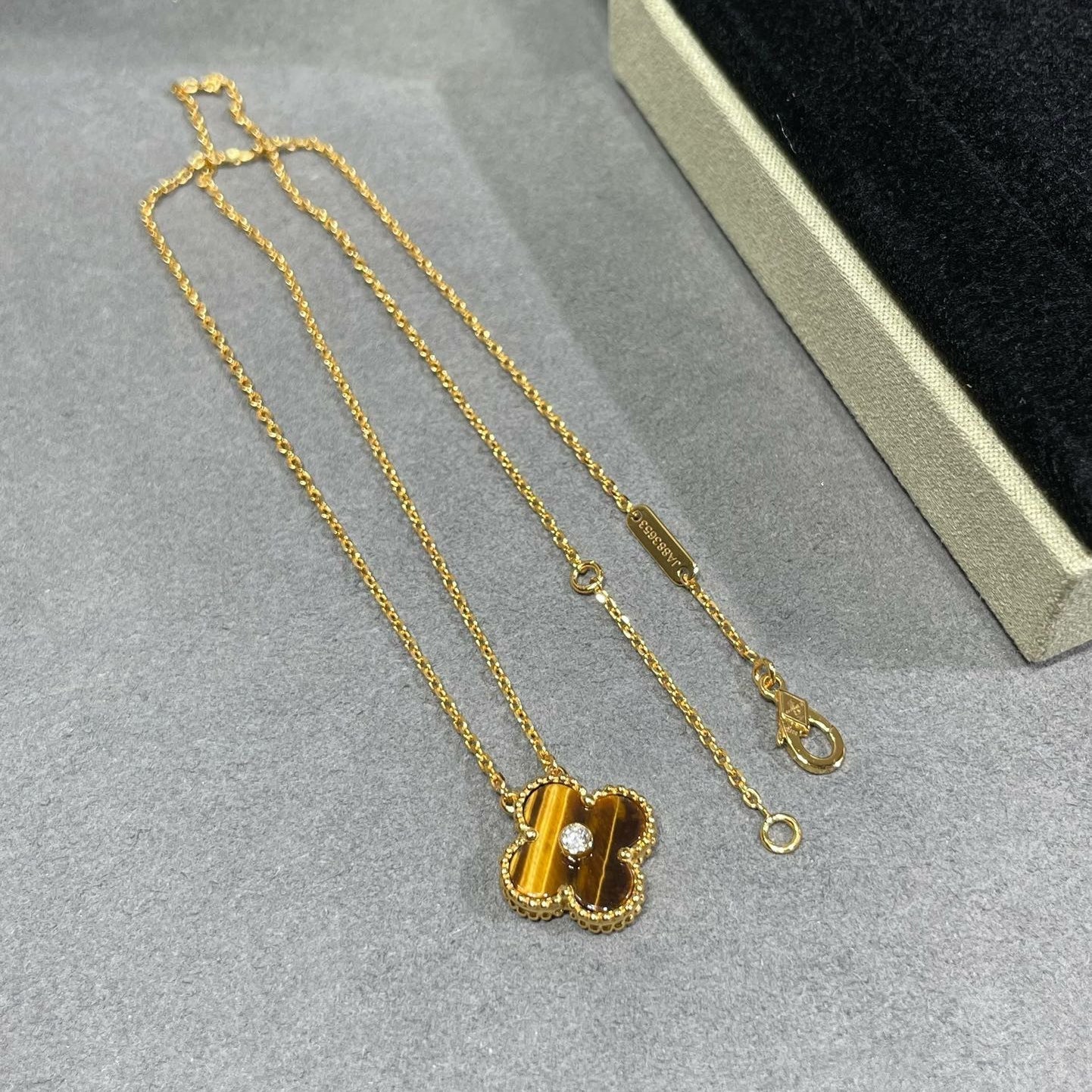 ¡®Lumi¡¯CLOVER 15MM DIAMOND AND YELLOW TIGER'S EYE AGATE necklace