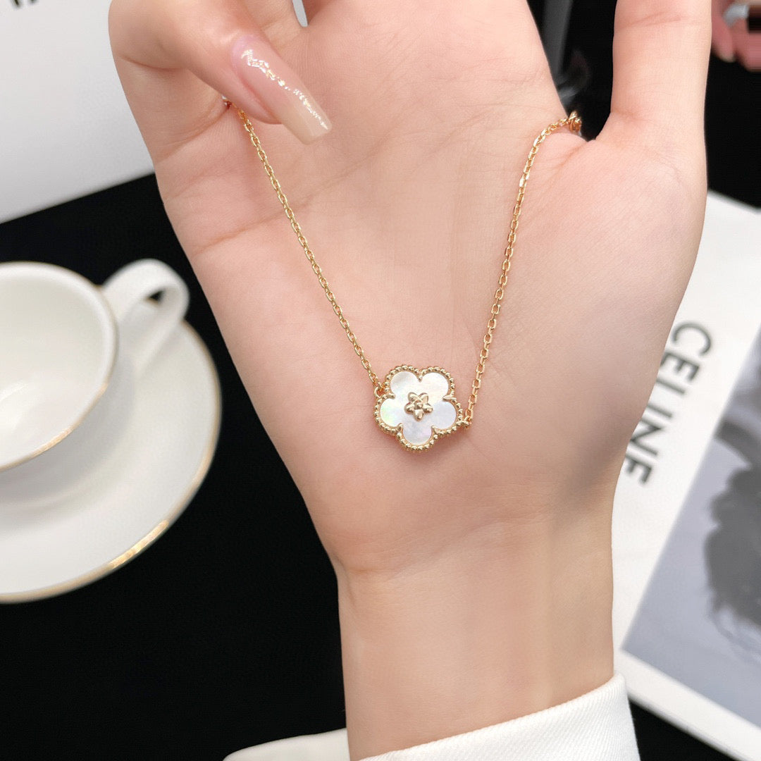 Lumi® Lucky White Mop Pflaumenblüten-Armband
