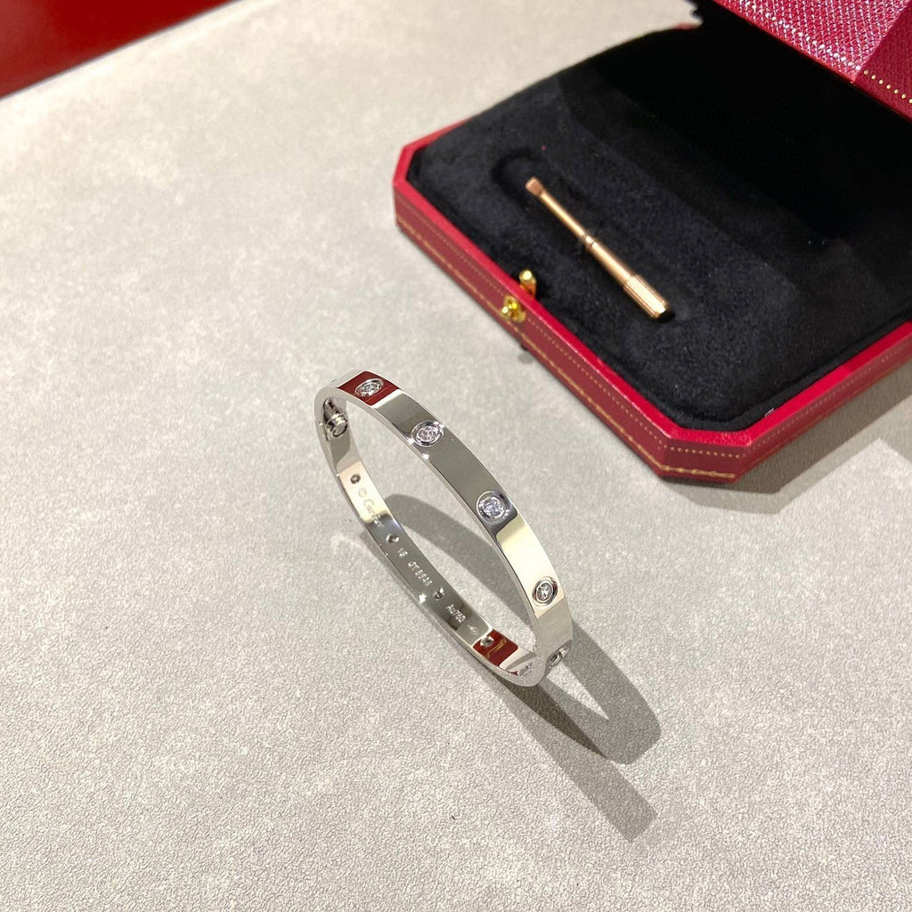 ¡®Lumi¡¯LOVE BRACELET 6.1MM 10 DIAMONDS