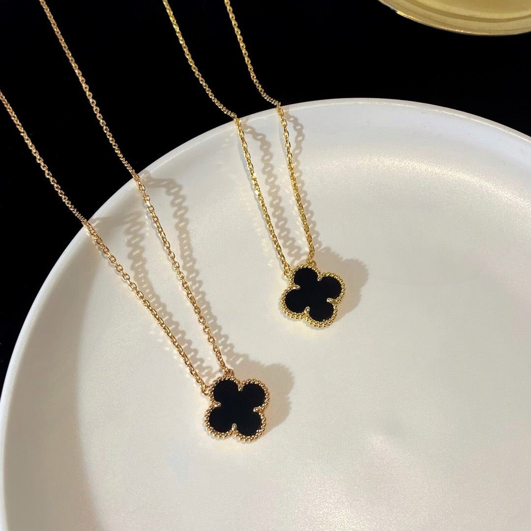 ¡®Lumi¡¯CLOVER 15MM BLACK ONYX SINGLE FLOWER NECKLACE