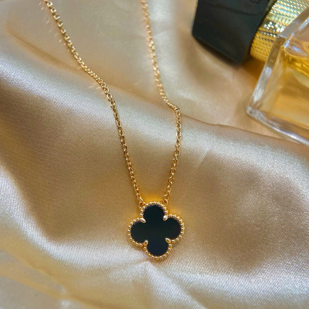 ¡®Lumi¡¯CLOVER 15MM BLACK ONYX SINGLE FLOWER NECKLACE
