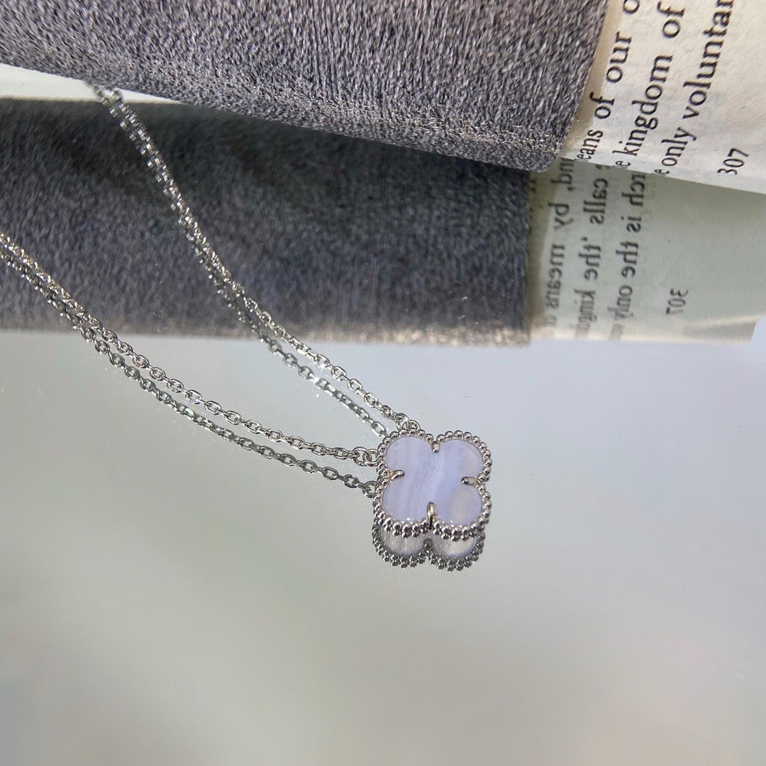 ¡®Lumi¡¯CLOVER 15MM BLUE CHALCEDONY NECKLACE SILVER