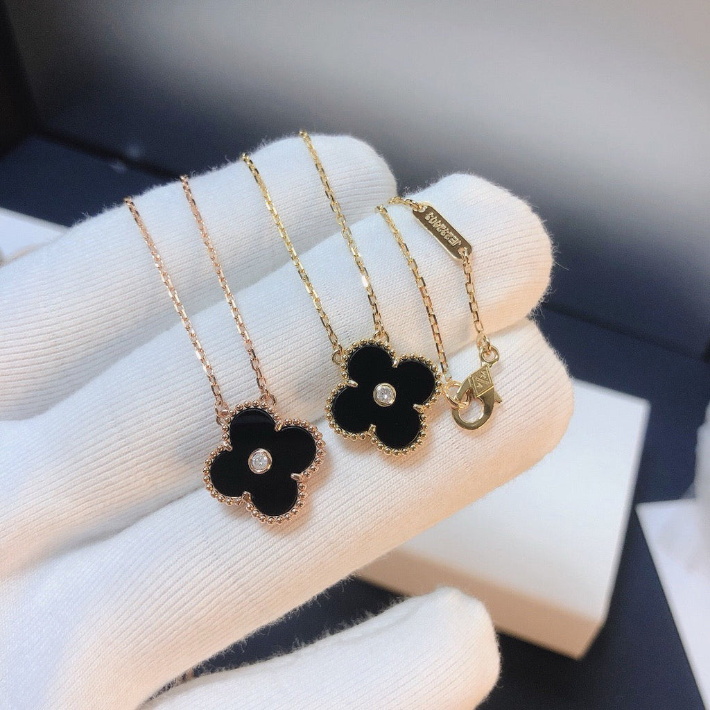 ¡®Lumi¡¯CLOVER 15MM DIAMOND ONYX NECKLACE