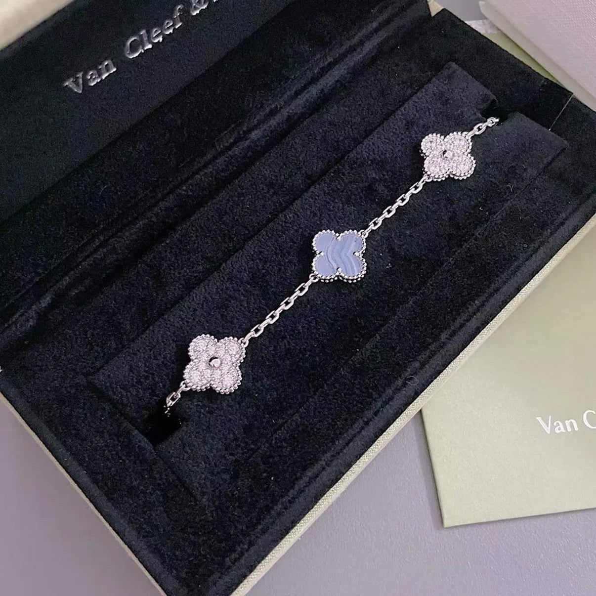 [Lumi jewelry] CLOVER 5 MOTIF PURPLE CHALCEDONY BRACELET COLLECTION