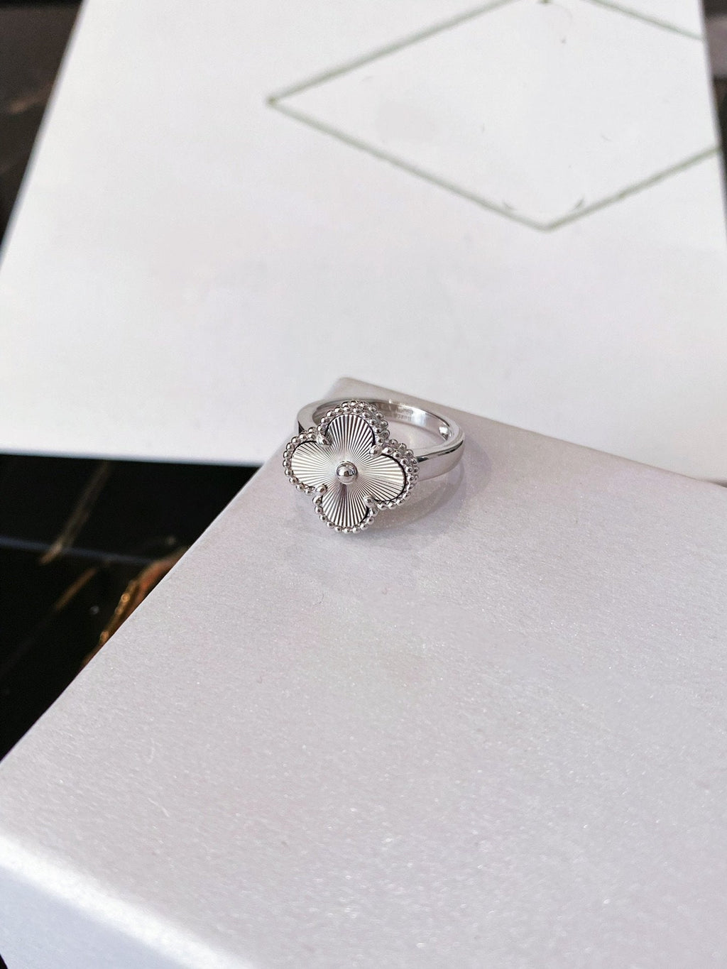 Lumi® CLOVER SILBERRING