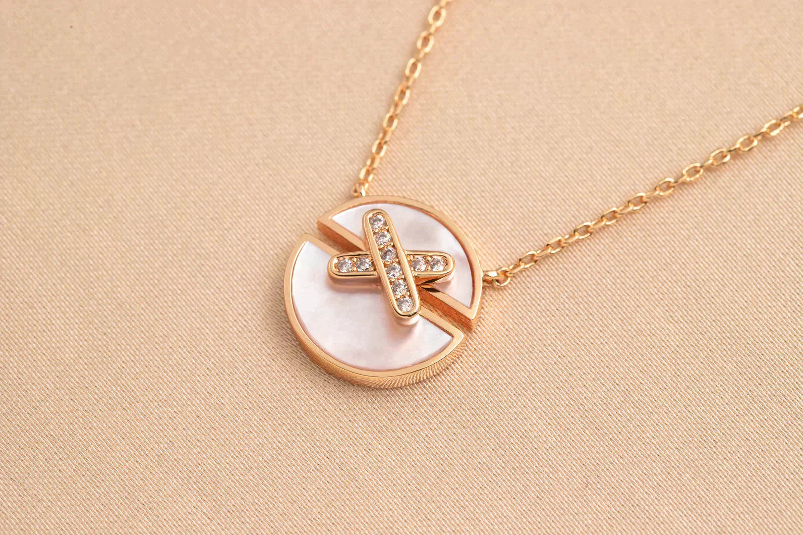 ¡®Lumi¡¯JEUX DE ROSE GOLD DIAMOND NECKLACE