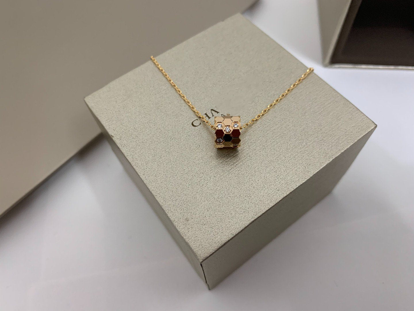 ¡®Lumi¡¯BEE LOVE DIAMOND NECKLACE