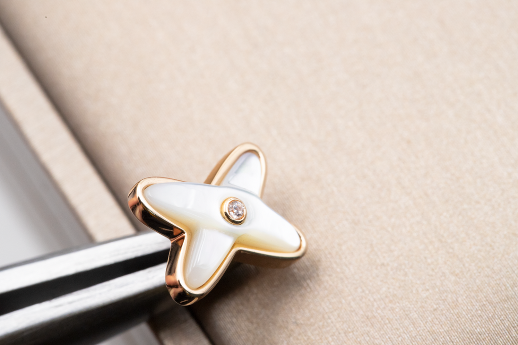 ¡®Lumi¡¯JEUX DE WHITE MOP PINK GOLD DIAMOND EARRINGS