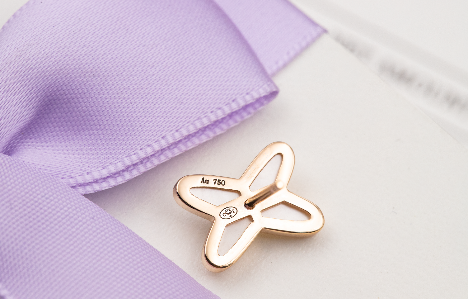 ¡®Lumi¡¯JEUX DE WHITE MOP PINK GOLD DIAMOND EARRINGS
