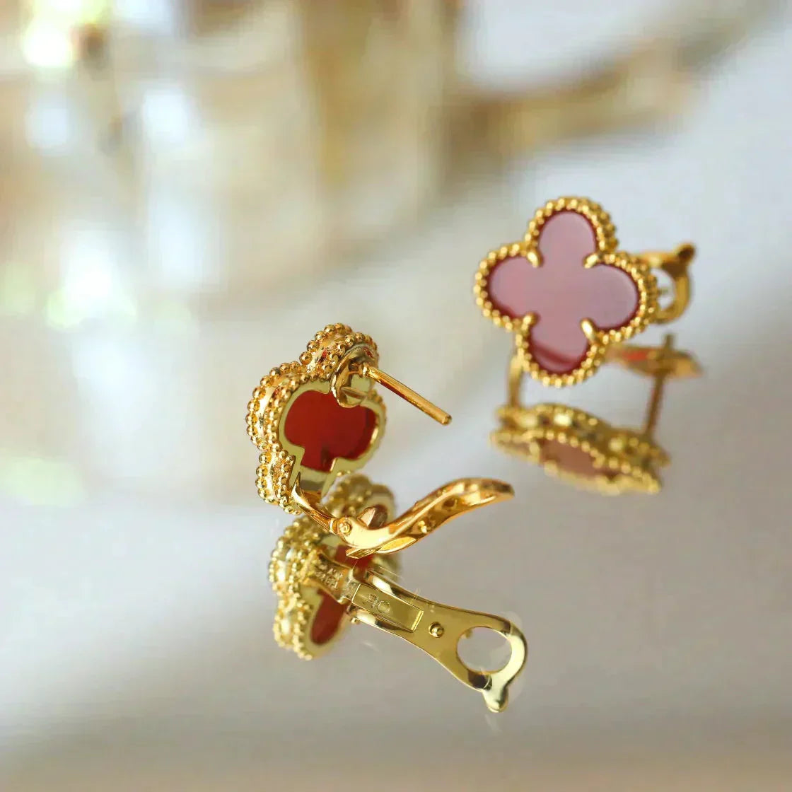 Lumi® CLOVER MEDIUM 1 MOTIFS CARNELIAN EARRINGS