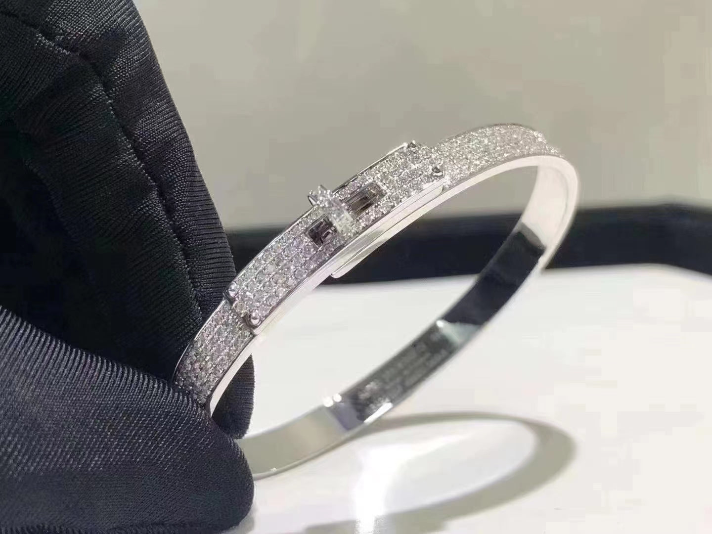 ¡®Lumi¡¯HM KELLY BRACELET IN SILVER AND FULL PAVE DIAMOND
