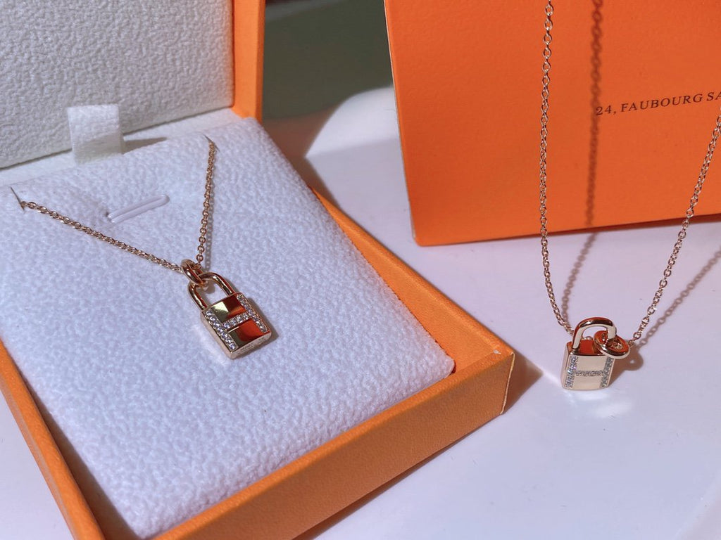 ¡®Lumi¡¯HM ADVANCED NICHE LOCK HEAD NECKLACE DIAMONDS