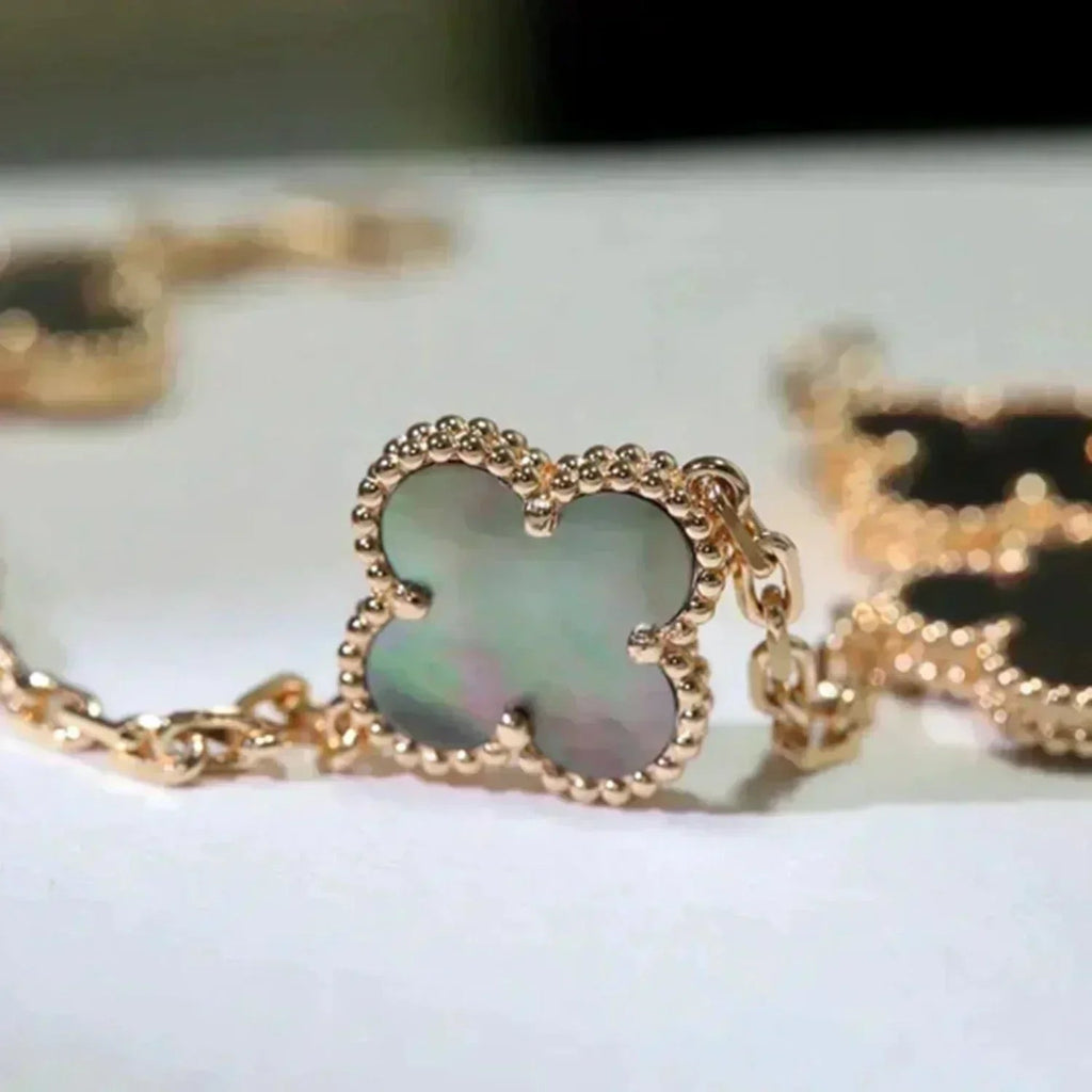 [Lumi jewelry] CLOVER 5 MOTIF GRAY MOP BRACELET COLLECTION