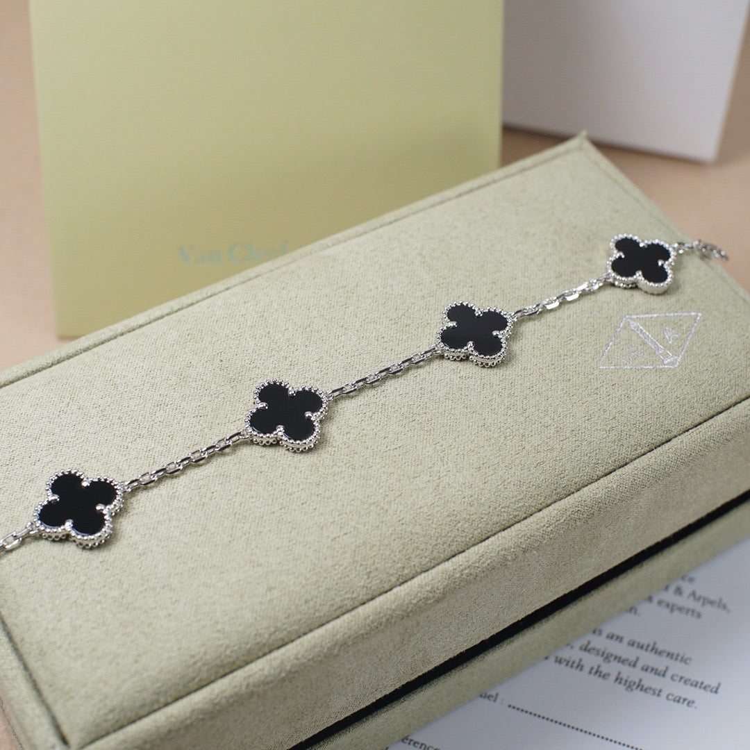 [Lumi]New  CLOVER 5 MOTIF ONYXS BRACELET COLLECTION