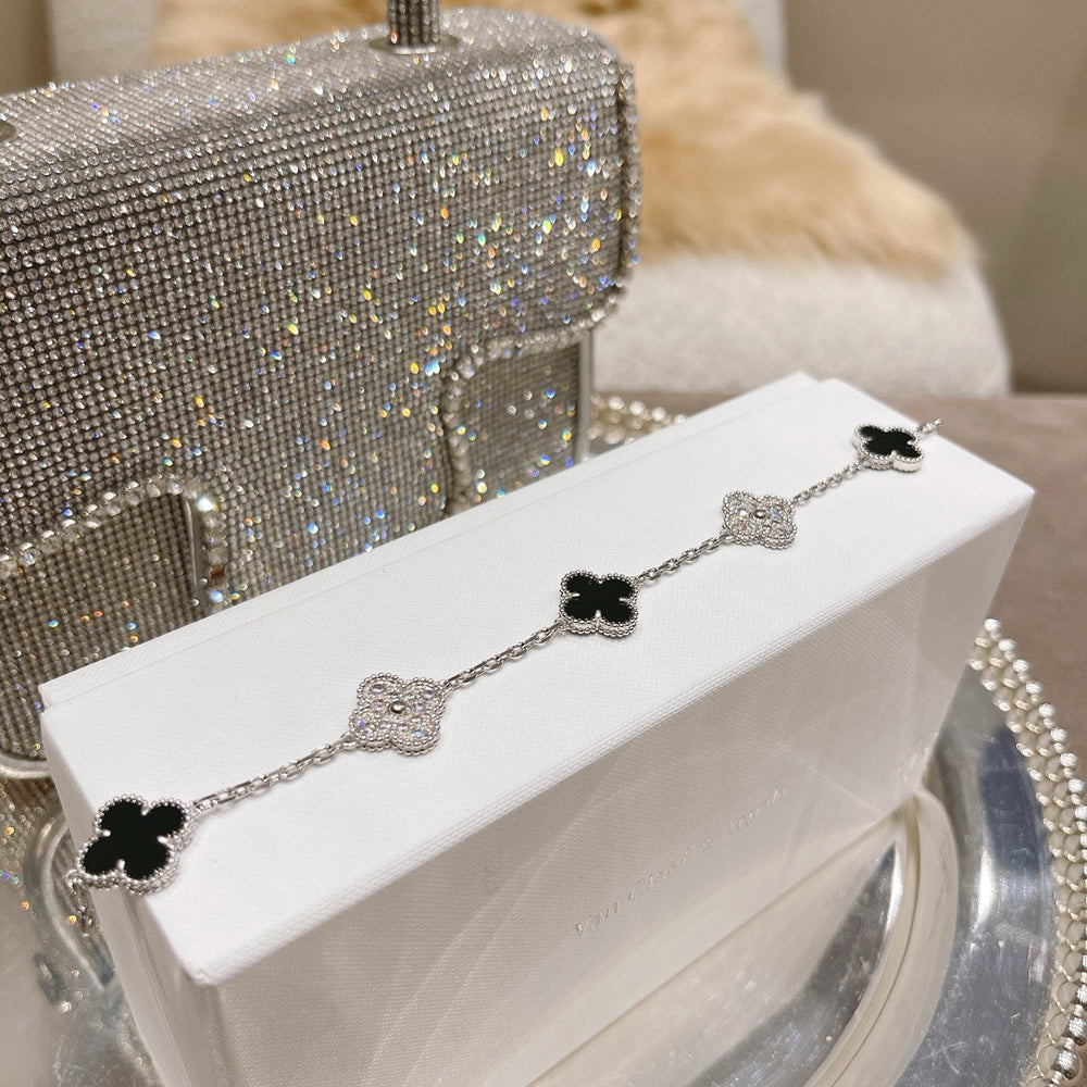 [Lumi jewelry] CLOVER 5 MOTIF ONYXS BRACELET COLLECTION