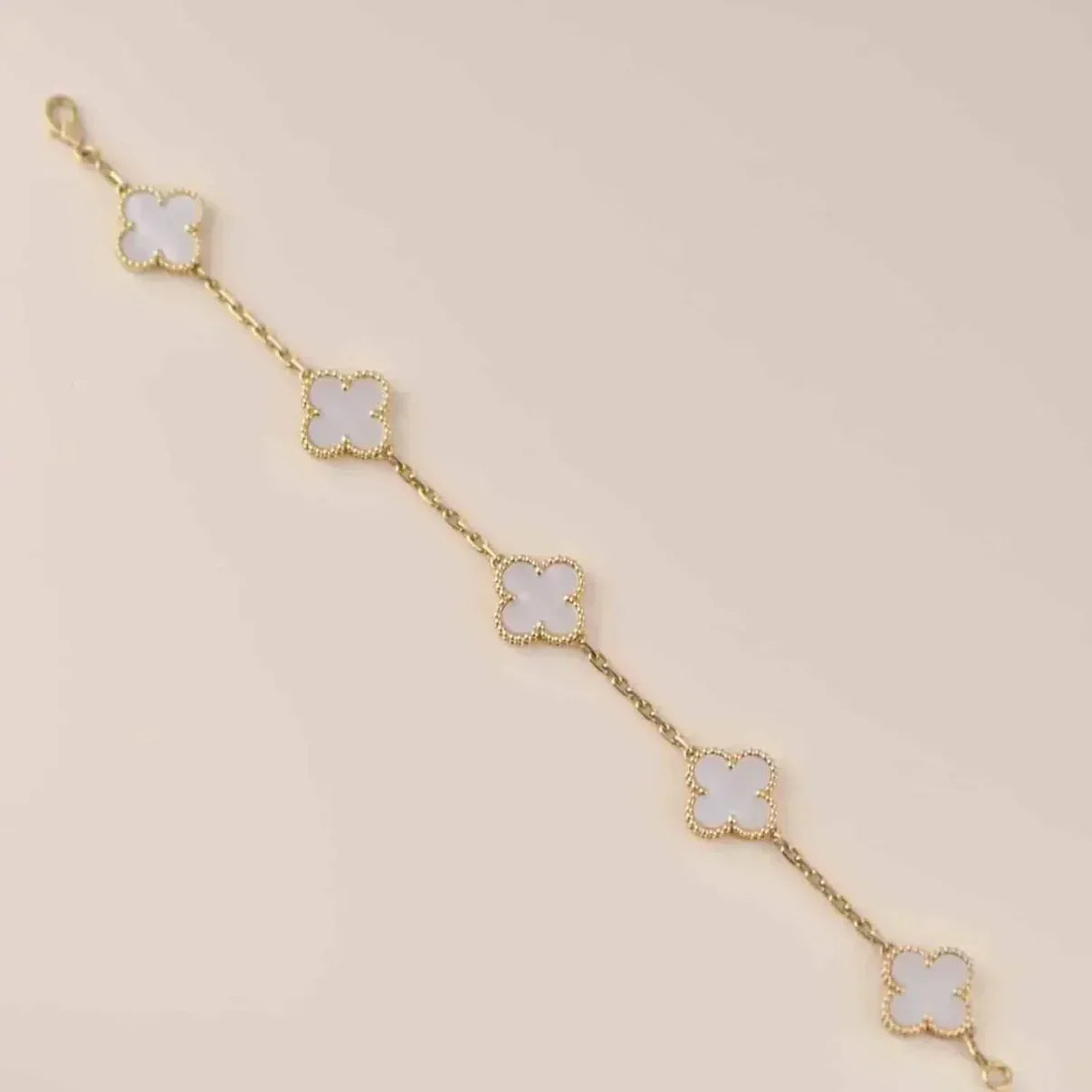 [Lumi jewelry]CLOVER WHITE PEARL MOP 5 MOTIF BRACELET COLLECTION