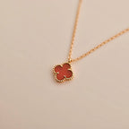 ¡®Lumi¡¯CLOVER MINI 9.5MM WHITE CARNELIANS NECKLACE