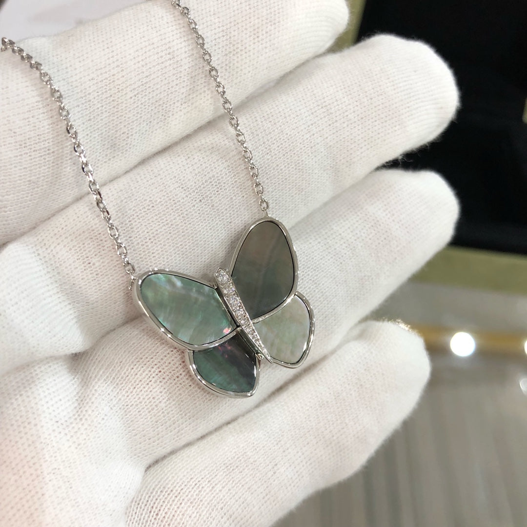 ¡®Lumi¡¯LARGE BUTTERFLY SILVER PENDANT DIAMOND NECKLACE